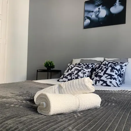 Ostello Rooms, Location For Tourists *