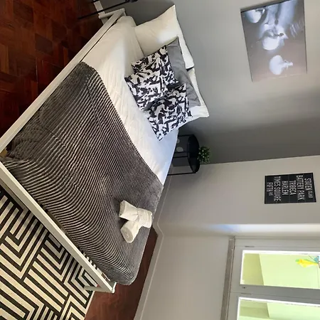 Rooms, Location For Tourists Lisbona