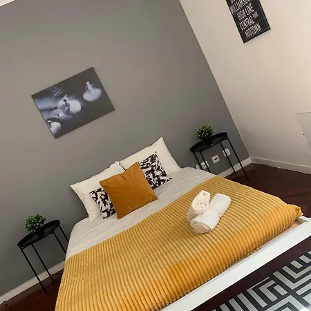 Rooms, Location For Tourists